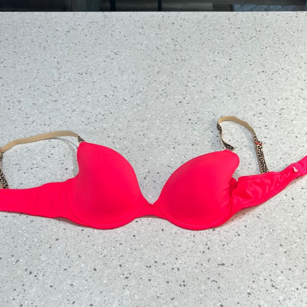 PINK Victoria's Secret Neon Pink Bra